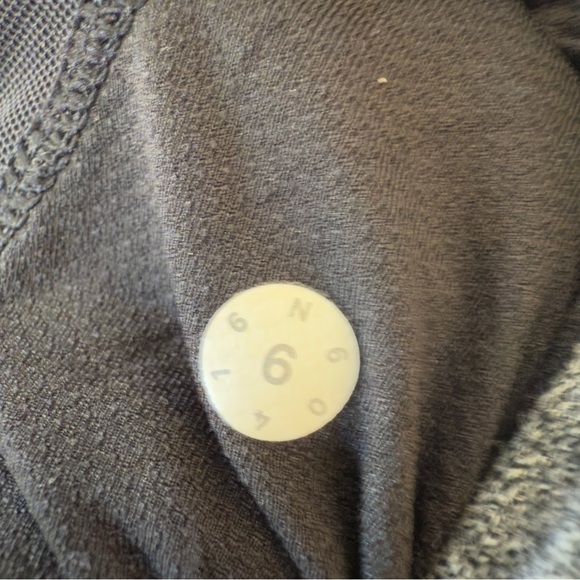 Lululemon Fleece Please pullover in Gray size: 6 - Picture 7 of 7
